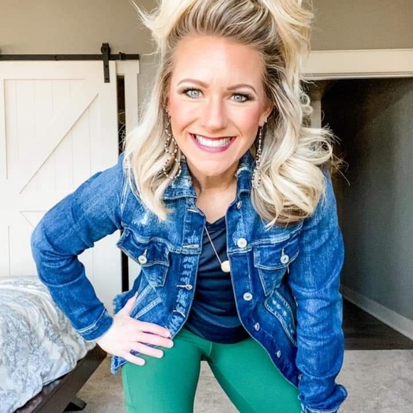 SOLD-Zyia Pine Pockeg Light and Tight Leggings - Picture 3 of 11